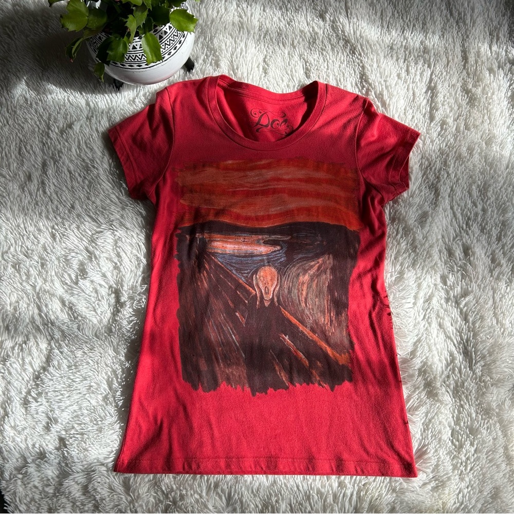 Art Graphics Tee